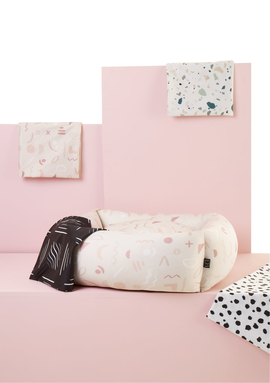 Abstract Dog Bed + Spare Cover - Settle Beds